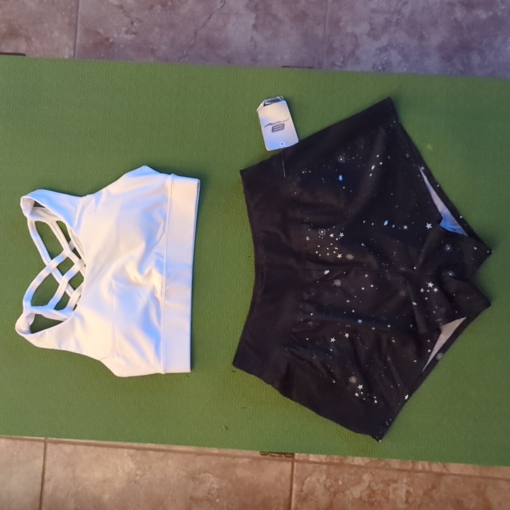 Activ8 NWT running set, size medium